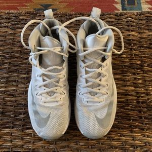 Nike Air Max Infuriate Mid